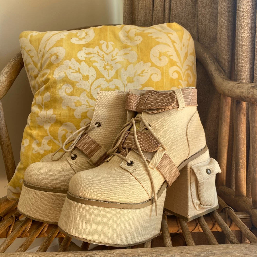 Cute LF platforms